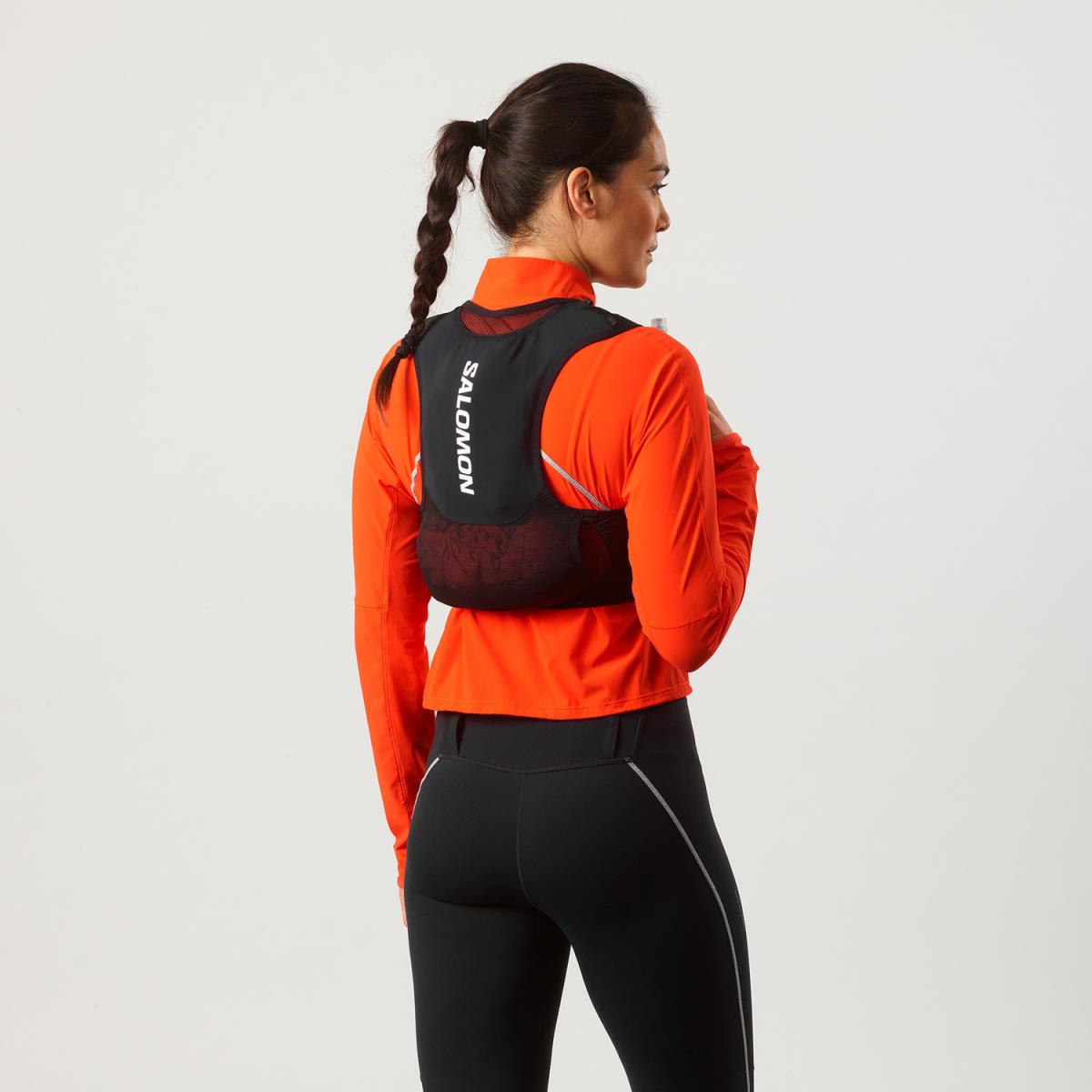 Hydratatievest Salomon Sense Pro 6 zwart, detail van de bevestigingsbanden
