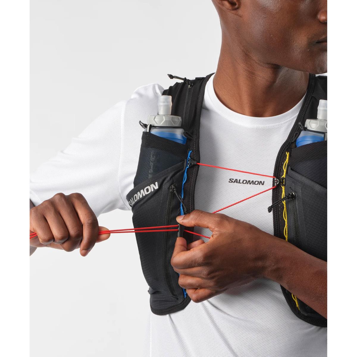 Hydratatievest Salomon Sense Pro 6 wit zwart, detail van het achtervak
