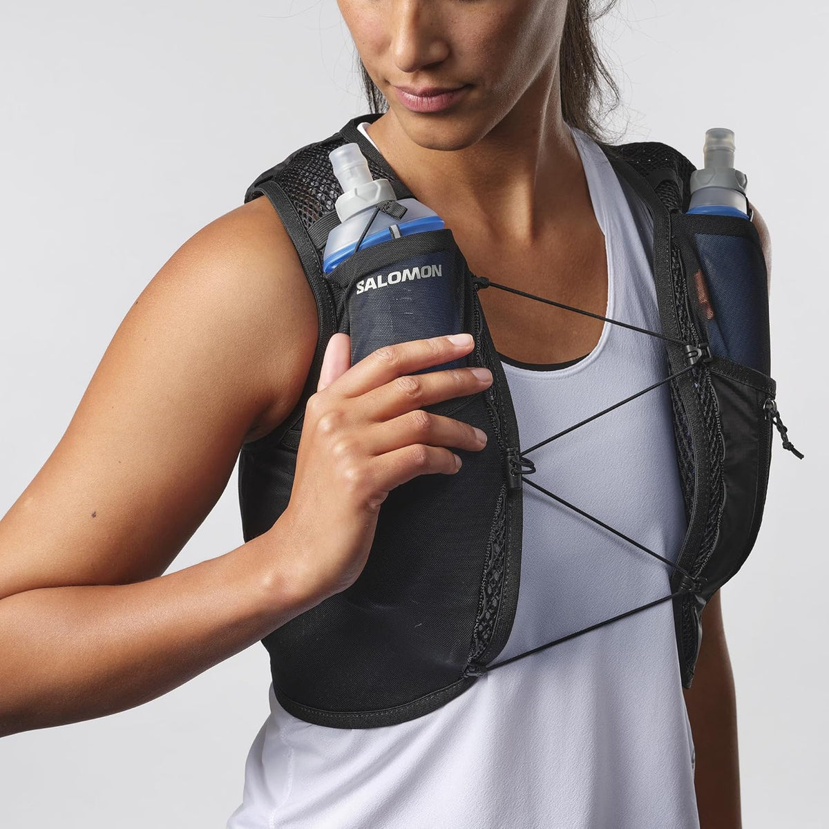 Hydratatievest Salomon Active Skin 4 Women zwart, detail van het verstelsysteem