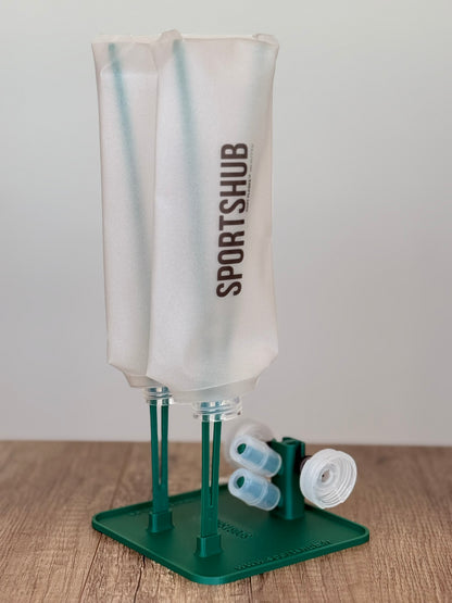 Droogstandaard SportsHub groen bosque, met soft flasks die te drogen hangen