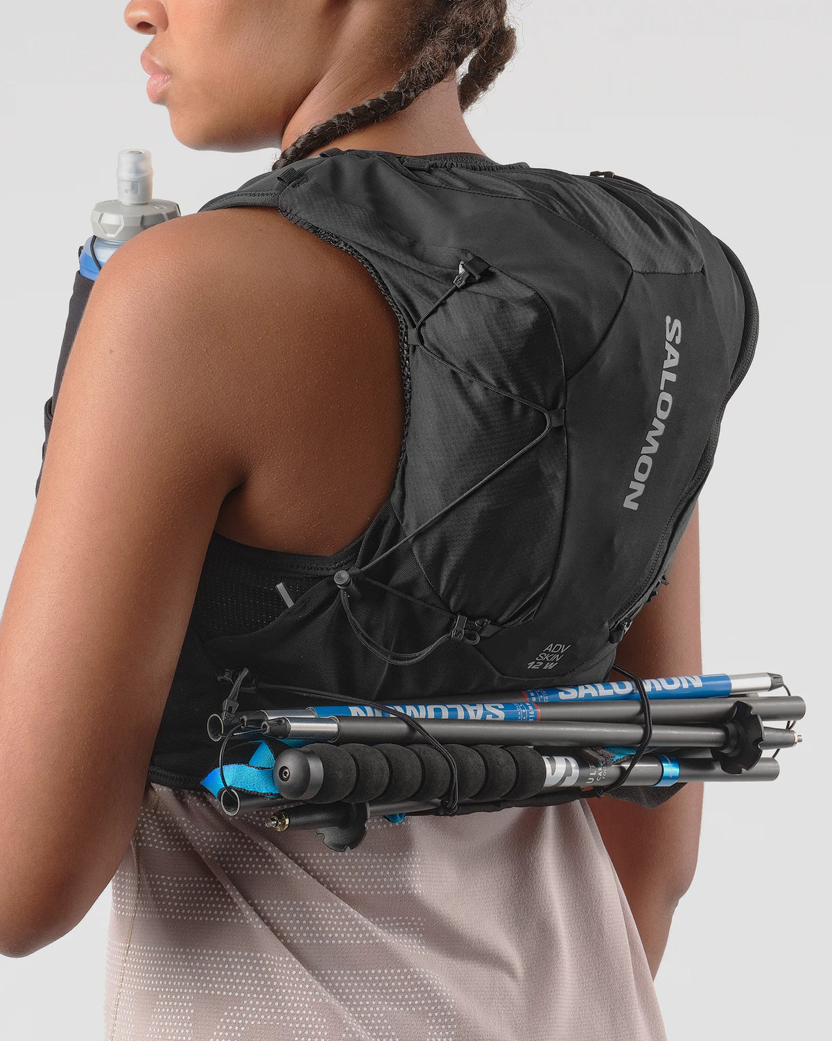 Hydratatievest Salomon ADV Skin 12 Women zwart, transporte trasero de bastones
