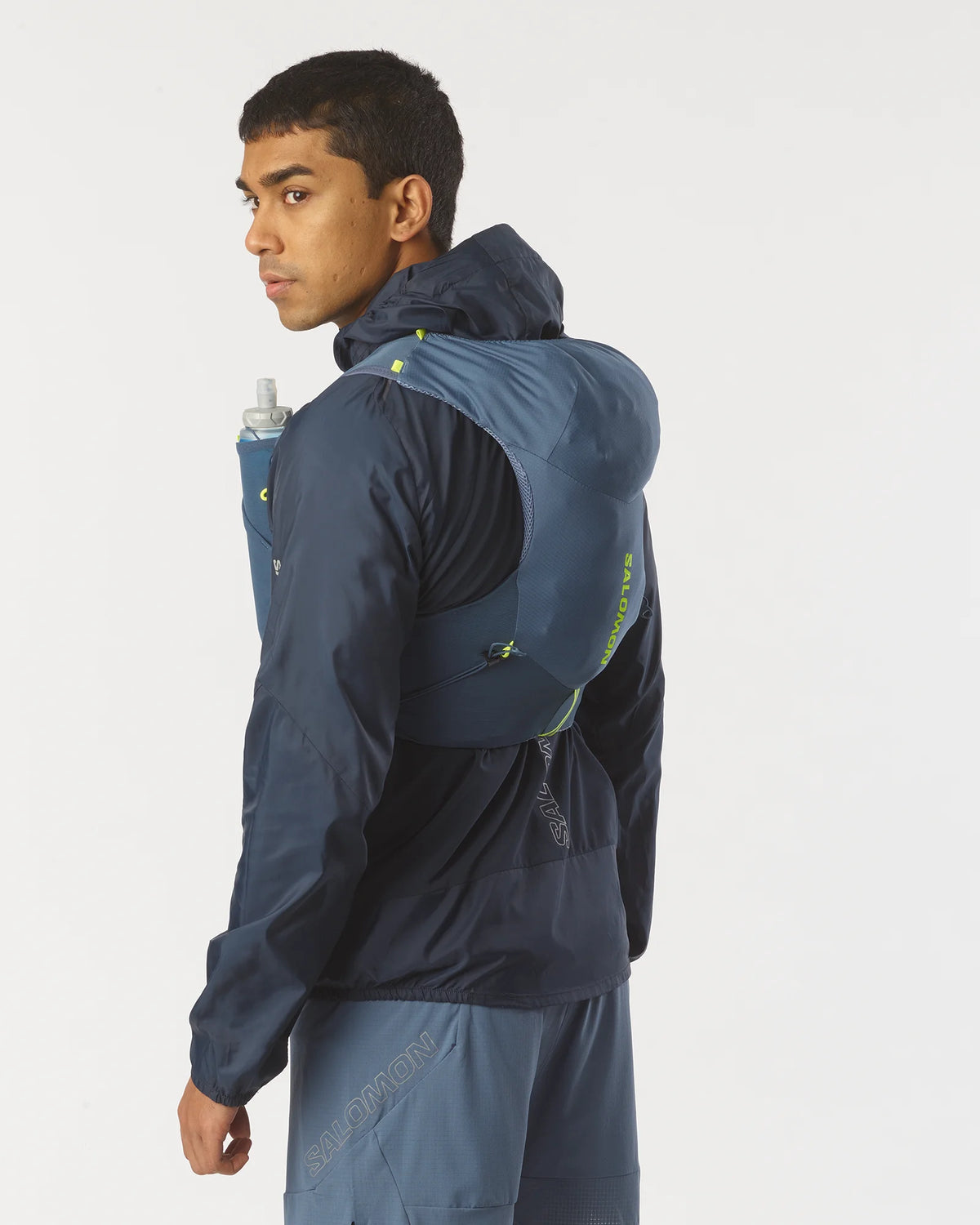 Hydratatievest Salomon ADV Skin 5 steenblauw, detail van de zijkant
