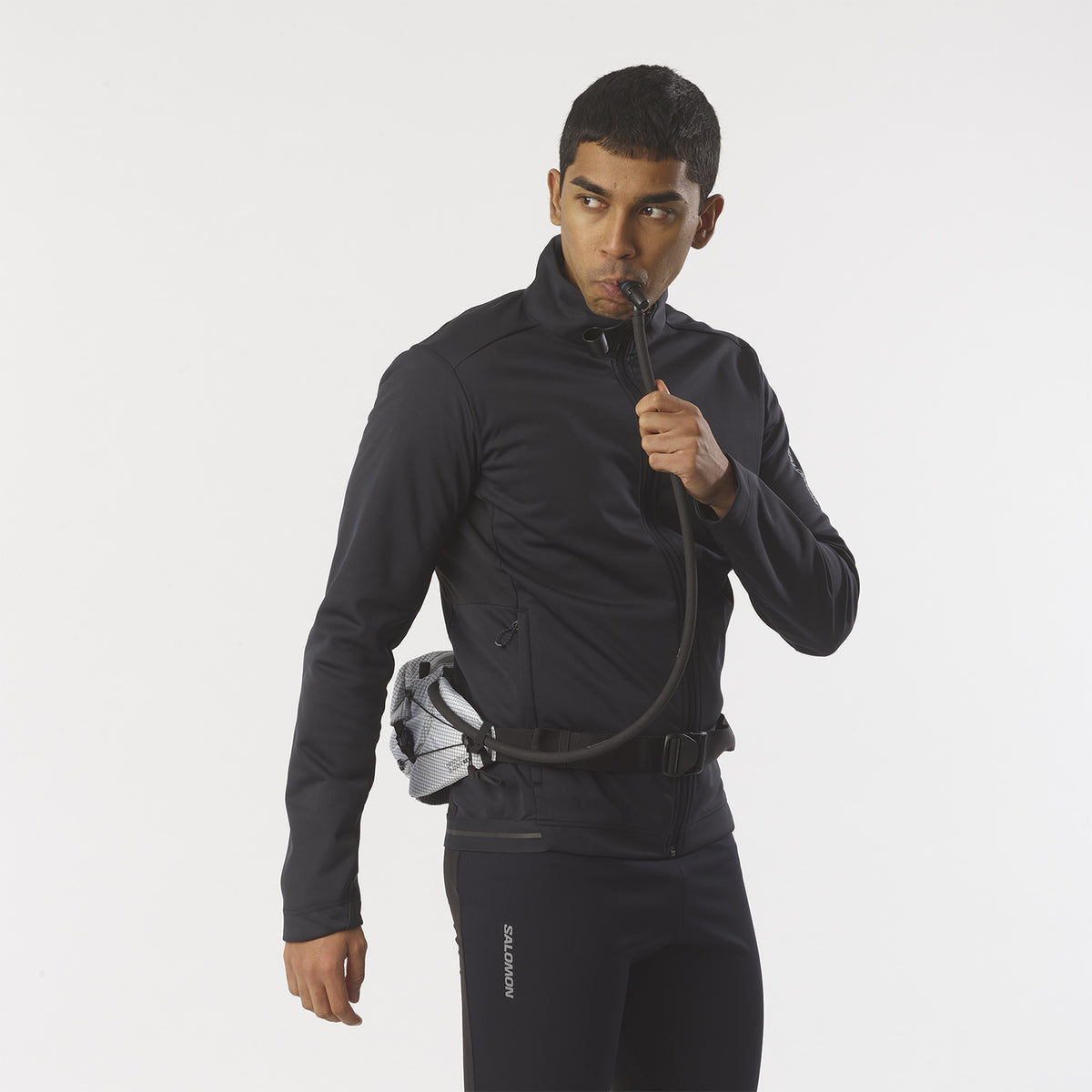 Trailrunningriem Salomon Cross Season Waist Race Flag wit en zwart, vooraanzicht