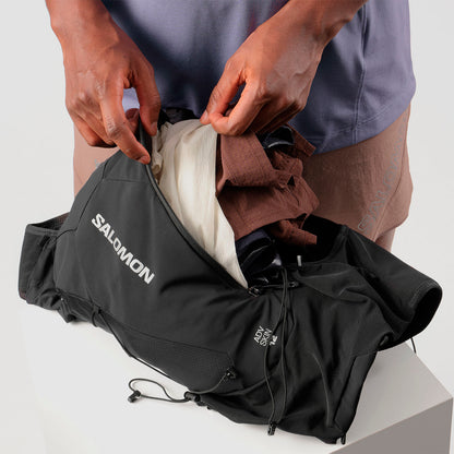Hydratatievest Salomon ADV Skin 12 zwart, detail van de voorvakken