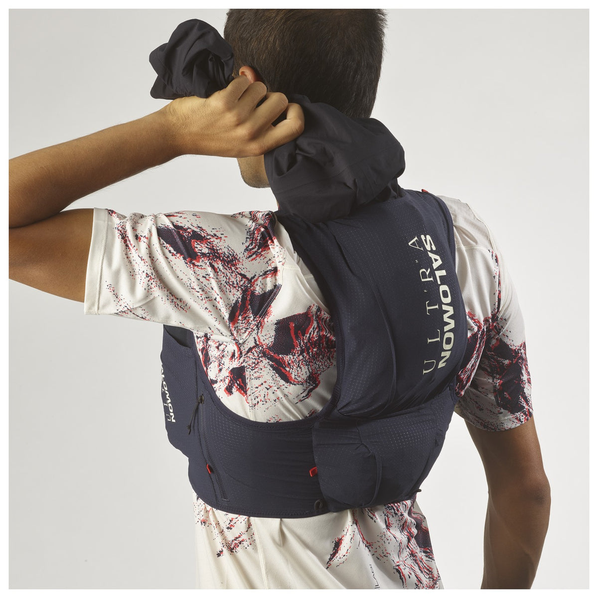 Hydratatievest Salomon S/LAB Ultra 10 zwart, detail van de voorvakken